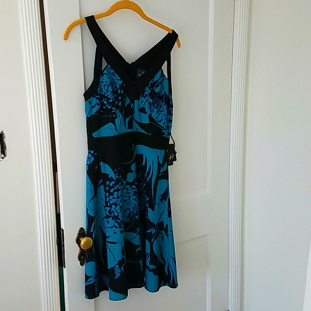 Sleeveless dress
